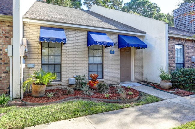 Building Photo - 205 Long Plantation Blvd