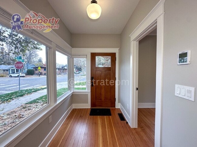 Building Photo - 1002 N 15th St