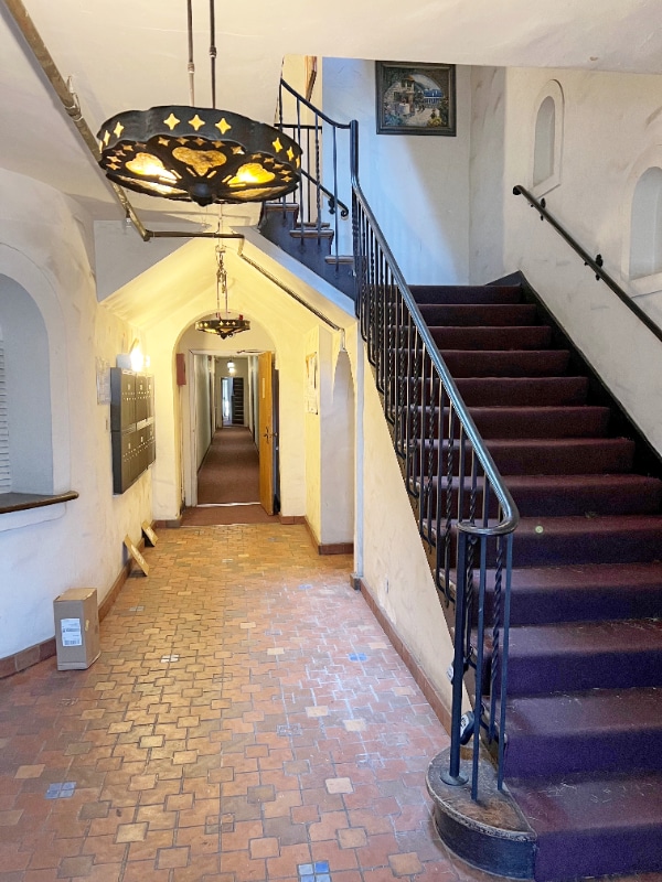 Foto del edificio - 1740 Winona Blvd