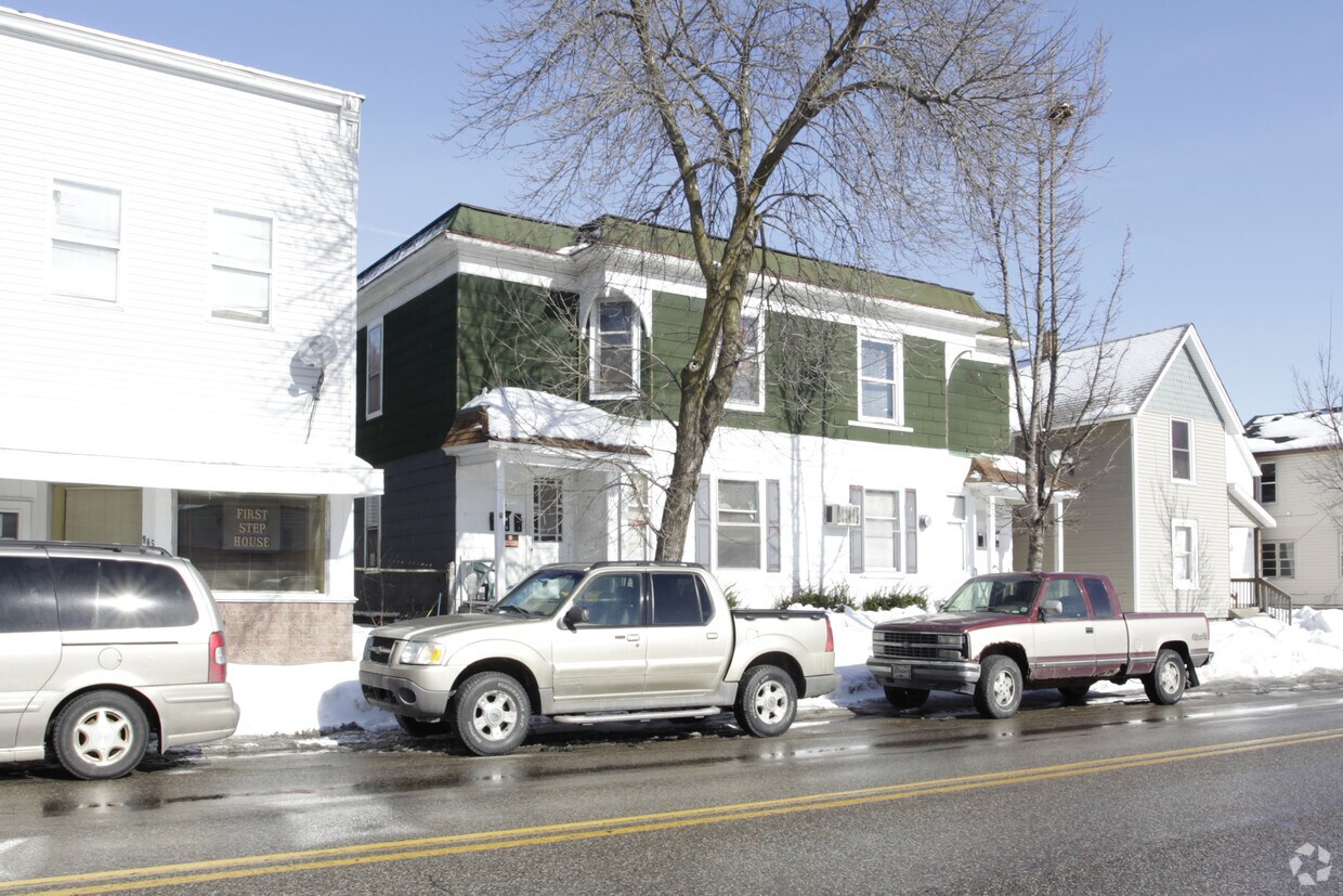 961 Bridge St, Grand Rapids, MI 49504 Apartments in Grand Rapids, MI