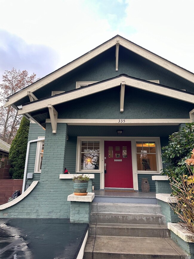 Building Photo - 335 23rd Ave E