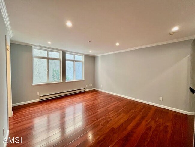Building Photo - Studio, 1 bath House - 195 7th St. #301