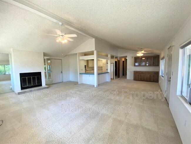 Building Photo - 73905 Elizabeth Dr