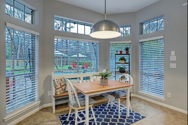 Foto del edificio - 7807 Allegro Dr