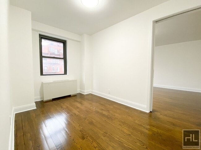 Building Photo - E 88th St