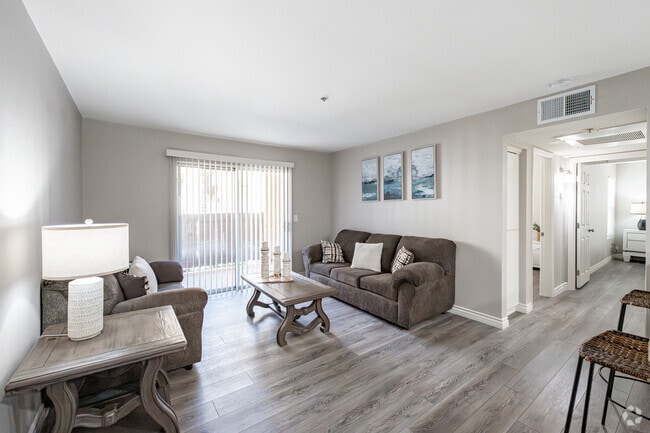 2BR, 2BA - 803SF - Living Room - Maple Hill Apartments