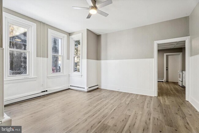 Foto del edificio - 210 2nd Ave