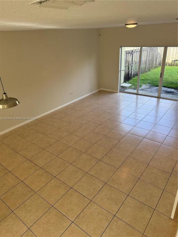 Foto principal - 20439 NW 15th Ave