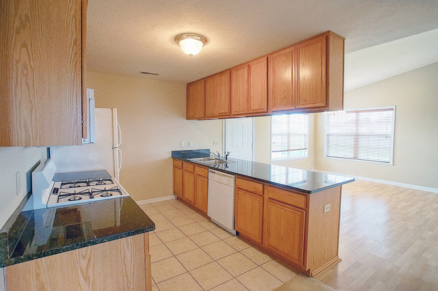 Building Photo - 9000 Primrose Pl