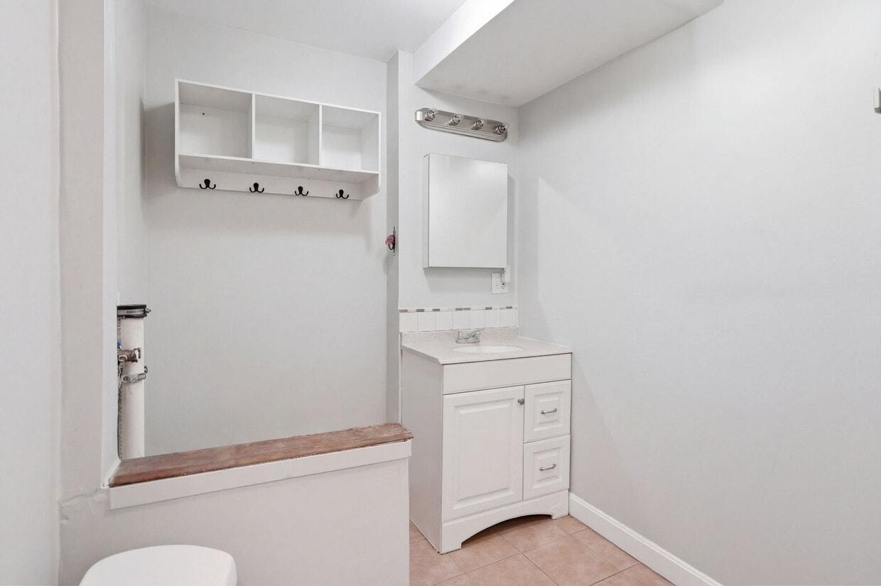 Building Photo - 41 Symphony Rd