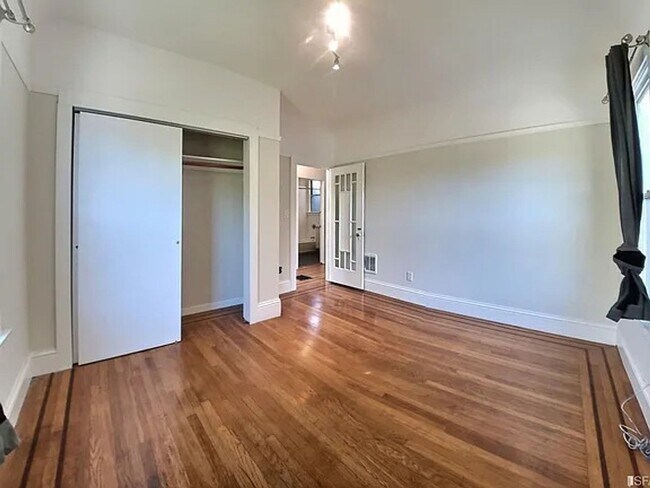 Building Photo - Updated 2BR/1BA Located In The Inner Richm...