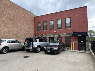 Building Photo - 3940 N Pulaski Rd