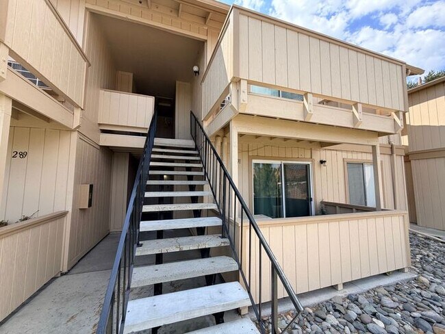 Foto del edificio - North Reno Wildcreek Garden Condos Upstairs 2 Bedroom