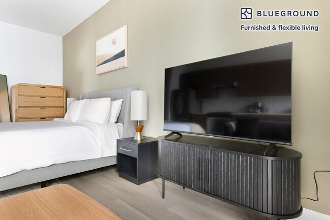 Foto del edificio - 340 E North Water St