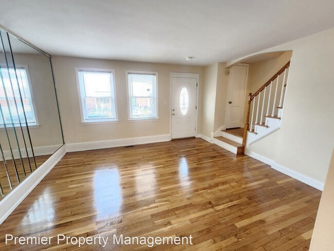 Building Photo - 3 br, 1.5 bath House - 1733 Wadsworth Way