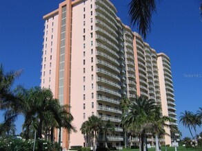 Building Photo - 4900 Brittany Dr S