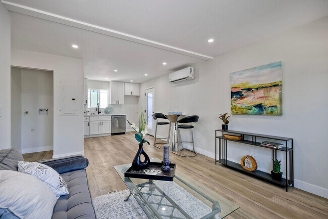 Foto del edificio - Coastal Living at Its Finest – Brand-New 2 Bedroom Near Imperial Beach!