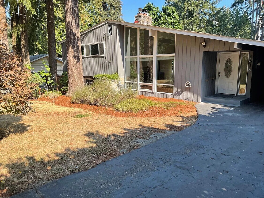Primary Photo - 1614 152nd Ave SE