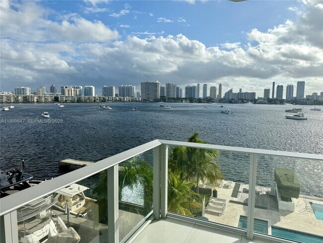 Building Photo - 17111 Biscayne Blvd