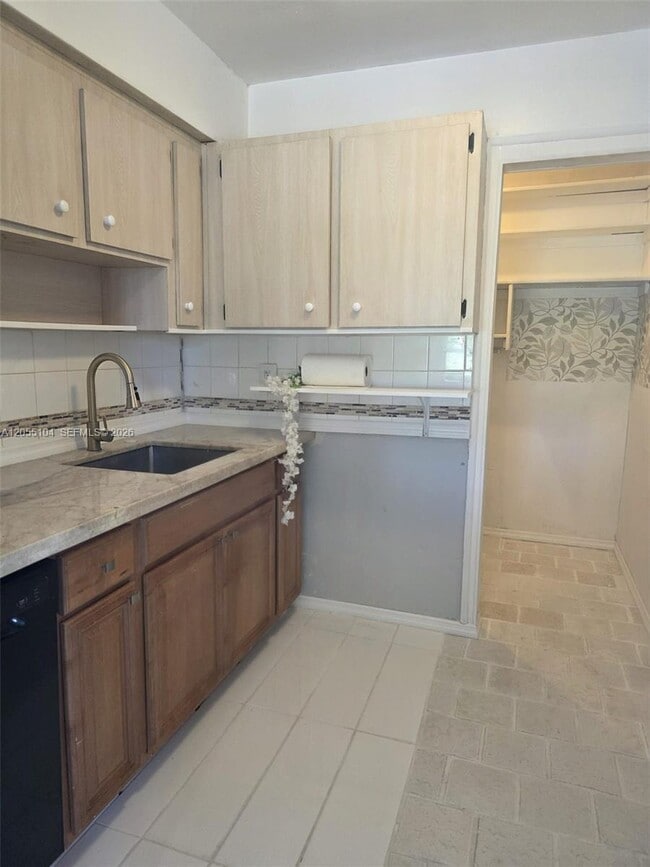 Foto del edificio - 46 NW 14th Ct