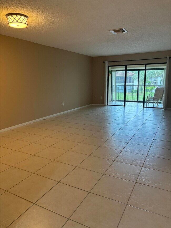 Foto del edificio - 21500 Cypress Hammock Dr