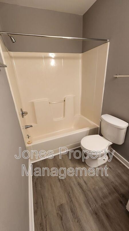 Foto del edificio - 320 N Key St