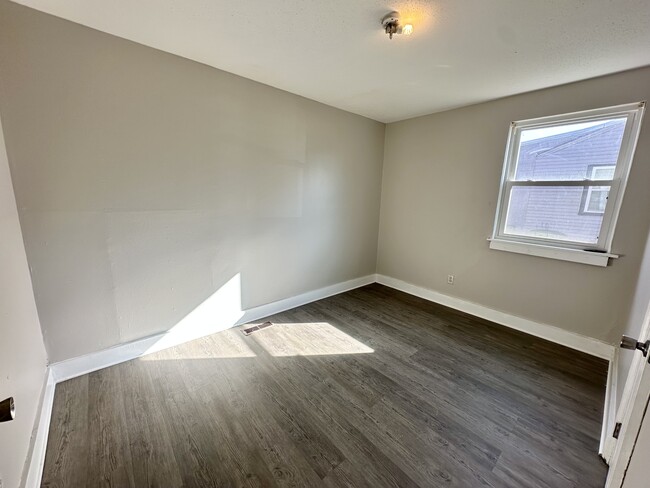 Building Photo - 1609 Ray St NE