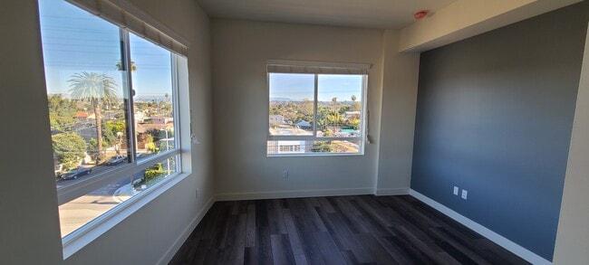 Building Photo - 4965 S Centinela Ave