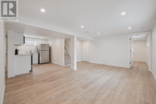 Building Photo - 267 Kingswood Dr
