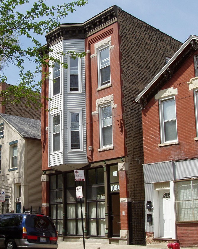 1084 N Marshfield Ave, Chicago, IL 60622 Apartments in Chicago, IL