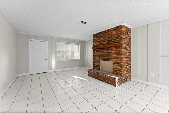 Building Photo - 4418 Highland Ln