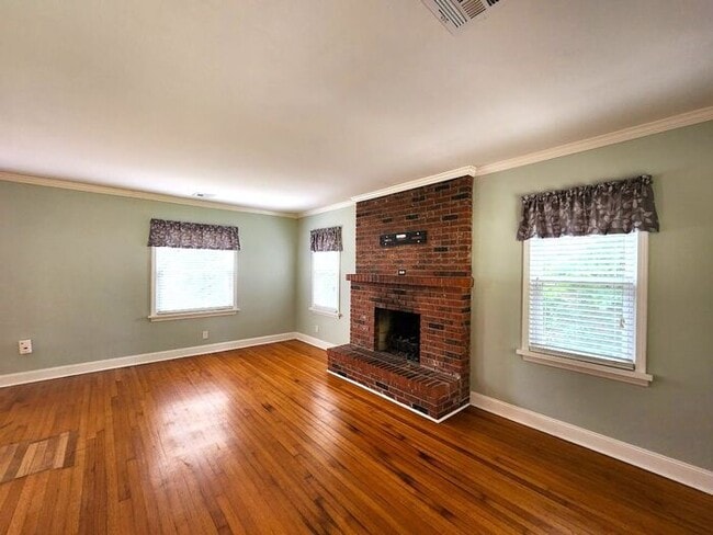 Building Photo - 2 Bed 1 Bath 1 Car Garage in ATKINSONS HI ...