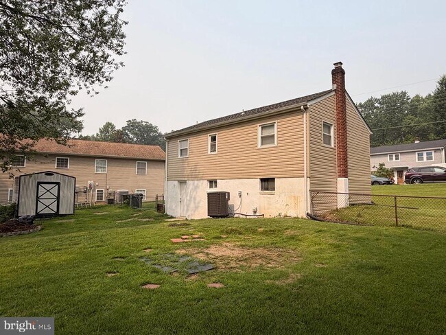 Building Photo - 13435 Greenacre Dr