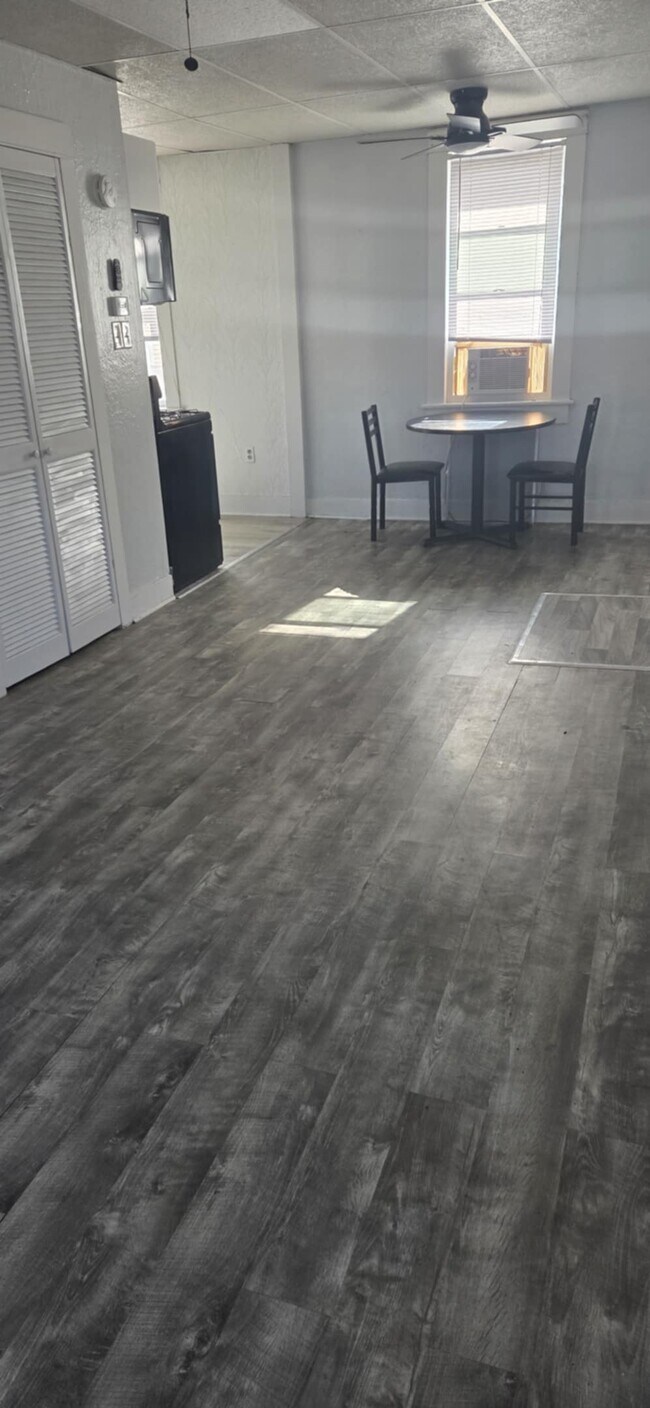 Foto del edificio - 502 1/2 Ohio Ave