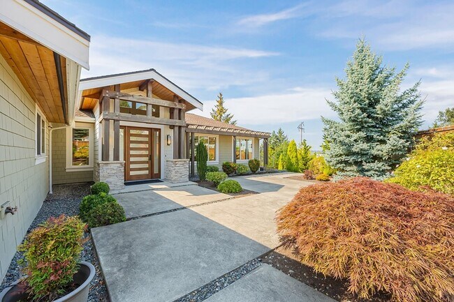 Building Photo - Lake Washington Views!