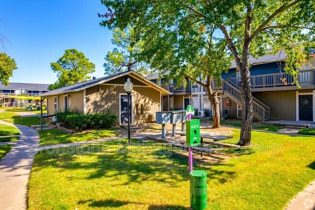 Foto del edificio - 4649 S Darlington Ave