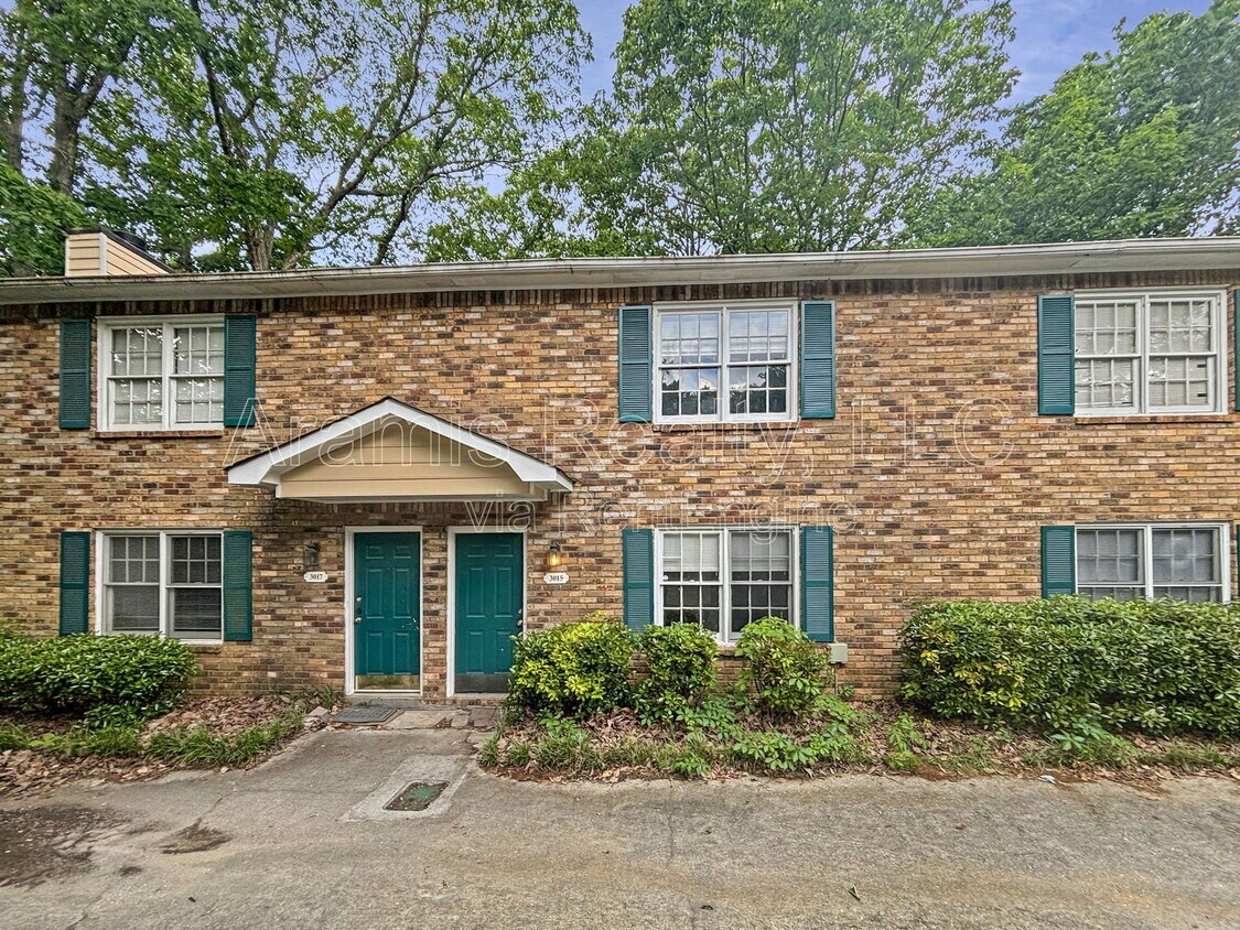 Primary Photo - 3015 Spruce Cir