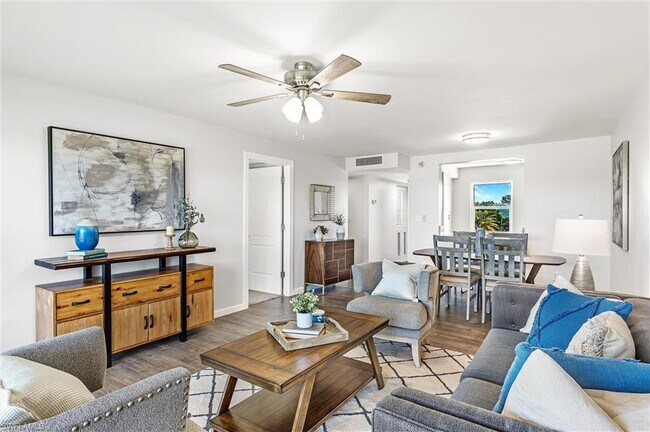 Building Photo - 6220 Augusta Dr