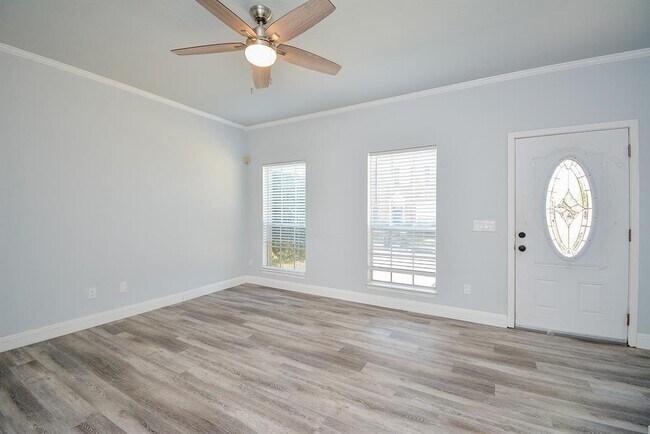 Foto del edificio - 2930 Grants Lake Blvd