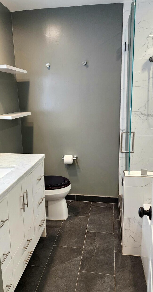Bathroom - 7300 Franklin Ave