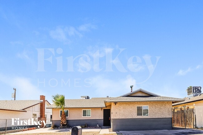 Building Photo - 4843 Fairfax Ave