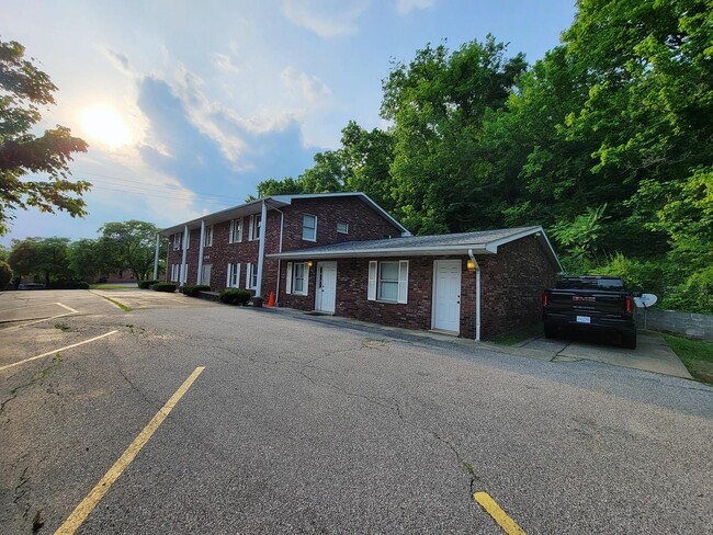 Front Entrances - 600 Westmoreland Office Park