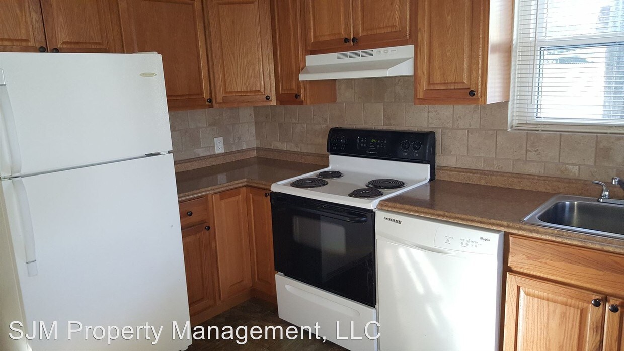 Foto principal - 348-348 Dolan Dr