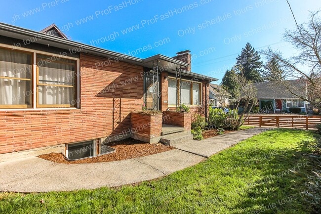 Building Photo - 5905 NE 30th Ave