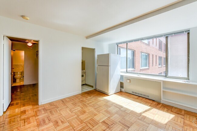 Foto del edificio - Spacious & Bright Studio at River Place West