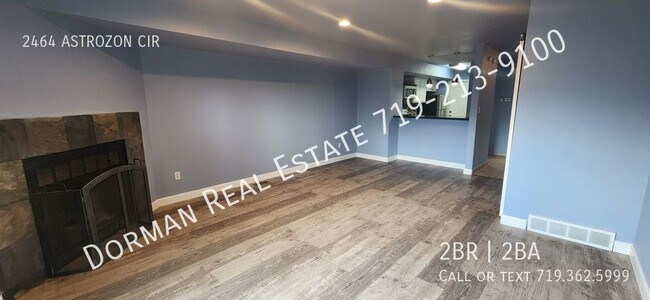 Building Photo - Modern Townhome with patio