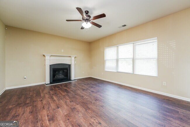 Building Photo - 860 Walking Stick Trail NE