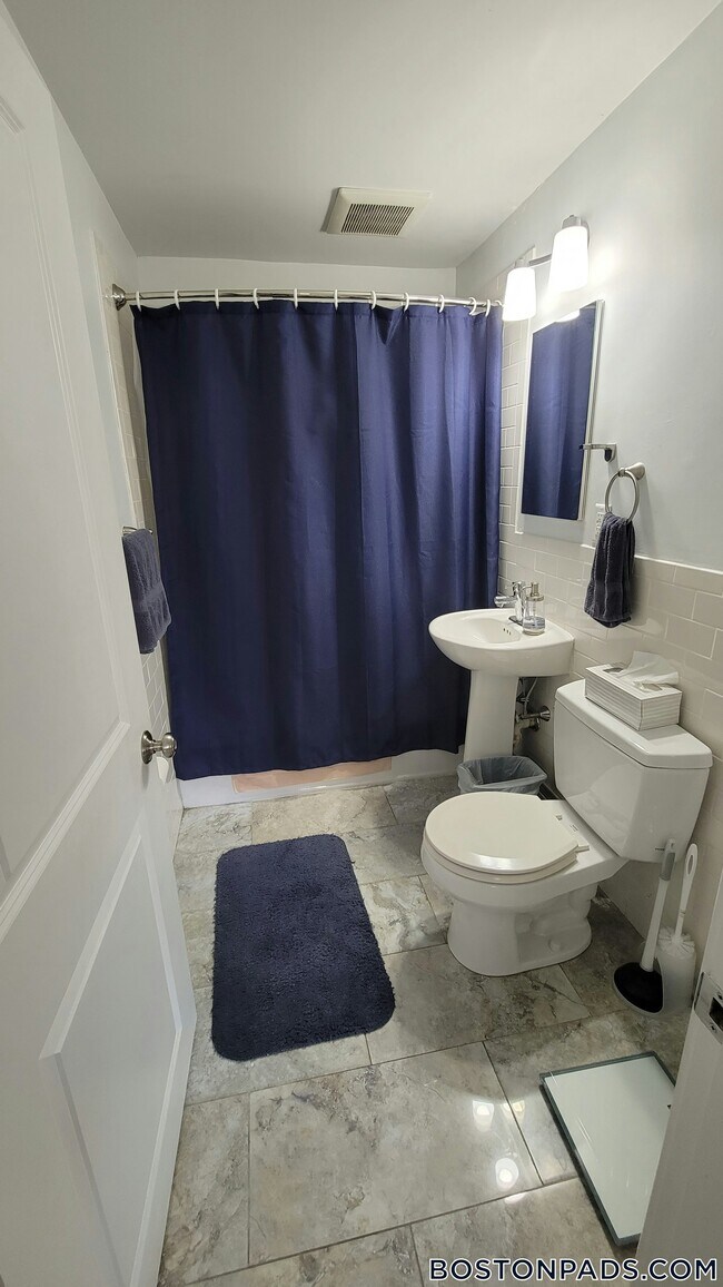 Building Photo - 134 Summer St