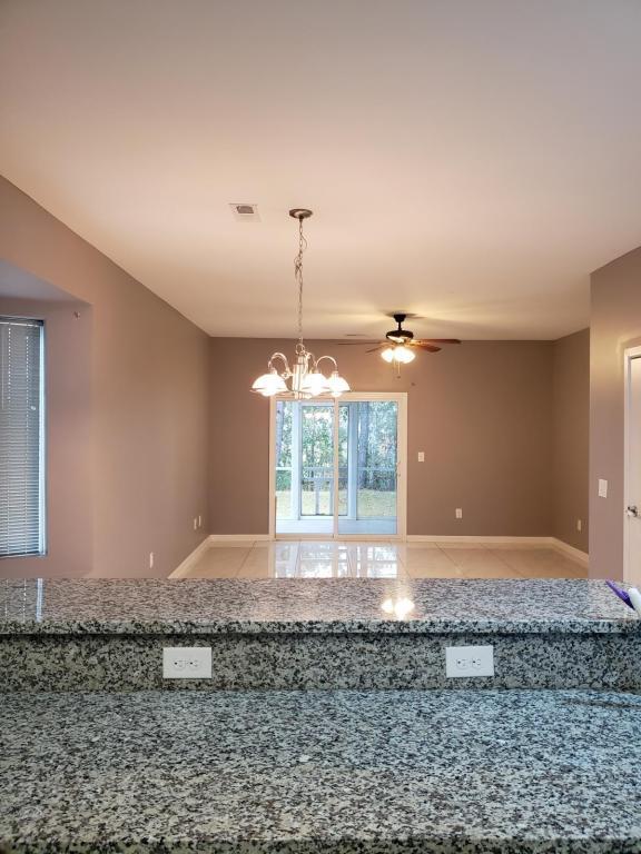 Foto del edificio - 301 Paddington Ct