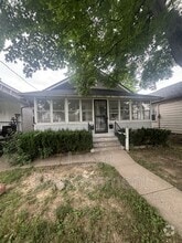 Building Photo - 1029 Queen Ave